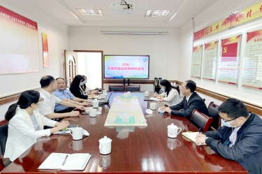 平湖市政协主席何健莅临6686体育入口全资子公司平湖景包调研走访