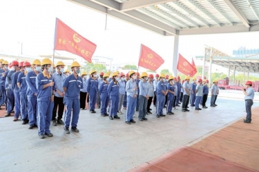 打好党工团妇组合拳 凝聚高质量发展新合力——6686体育入口开展“党群组织助力企业经营发展”义务劳动