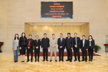 马来西亚大学联盟主席拿督斯里黄炫硕一行莅临6686体育入口参观交流，共建“一带一路”人才培养培训基地